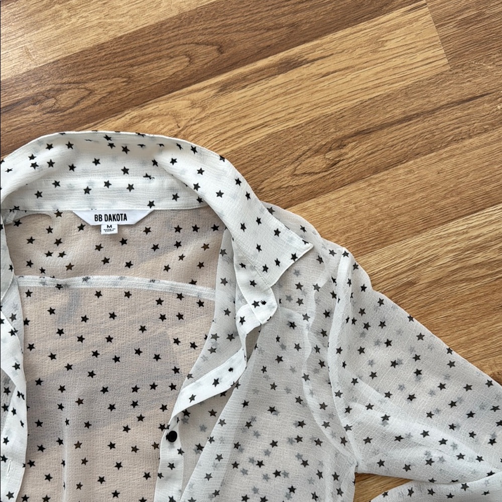 BB Dakota Sheer button down Blouse with Star Pattern medium like new - Picture 9 of 13